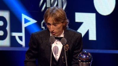 هل يكرر مودريتش إنجازه هذا العام.. بعد حصوله على جائزة الأفضل في العالم 