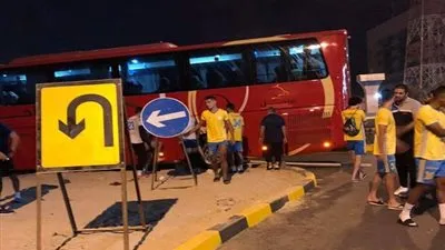 الجالية المصرية بالكويت تدعم لاعبي الإسماعيلي بعد تعطل حافلتهم