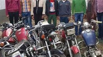 التحفظ على 5 أشخاص كونوا تشكيلا عصابيا لسرقة 