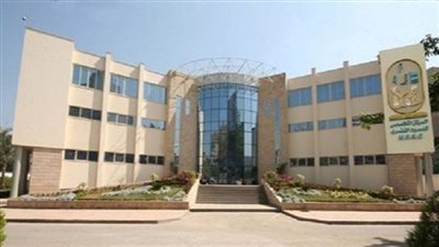 خبير عالمي في جراحة العمود الفقري بمركز الطب الطبيعي والتأهيلي للقوات المسلحة بالعجوزة