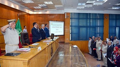 محافظ القليوبية يحظر سير التوك توك بمدن المحافظة والأماكن السياحية (صور)