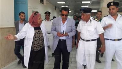 ‏‎مدير أمن الإسماعيلية يزور التلاميذ المصابين في حادث الميكروباص (صور)
