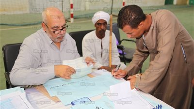تسليم 109 محضر سداد لأراضى المراشدة كمرحلة أولى (صور)