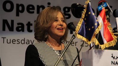 نادية مكرم عبيد: مصر تؤدي دور جيد في قضية تغير المناخ  