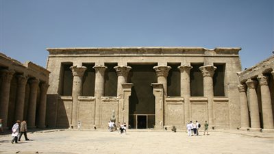 مدير عام آثار أسوان والنوبة: معبد إدفو يستعد لاستقبال زائريه في الموسم الجديد
