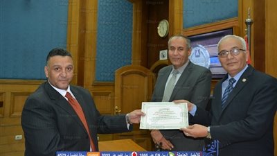 تكريم قيادات منظومة امتحانات شهادة إتمام الثانوية العامة (صور)