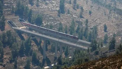 إسرائيل تفتتح خط قطارات سريعة بين مطار تل أبيب والقدس