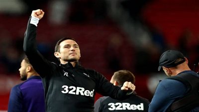 جوزيه مورينيو يفاجئ لامبارد بعد توديع مان يونايتد لكأس الرابطة الإنجليزية