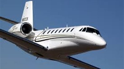 مسافر يثير زعر الركاب على متن طائرة هندية.. شاهد ماذا فعل؟!