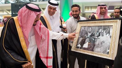 سبق - السعودية | تعرف على سر الصورة التي شاهدها الملك خلال تدشين قطار الحرمين