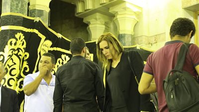 رانيا علواني وزكريا ناصف يحضران عزاء عادل هيكل (صور)