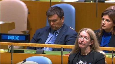 شاهد.. نوم عميق لوزير خارجية أوكرانيا أثناء كلمة رئيسه بالأمم المتحدة