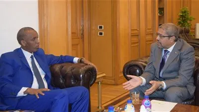 سفير جيبوتي يزور غرفة القاهرة لبحث زيادة التبادل التجاري