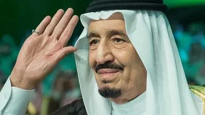 الملك سلمان عن لقب خادم الحرمين: 