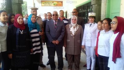 مدير أمن كفر الشيخ يوزع 