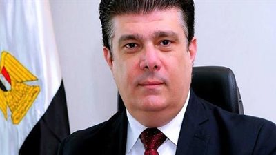 مصطفى بكري: حسين زين أقال رئيس قطاع التليفزيون.. ويطالبه بمراجعة قراره