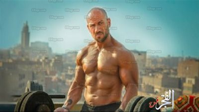 أحمد مكي مؤلف ومخرج لفيلمه الجديد 