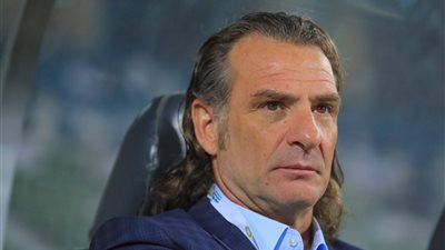 ماجد عبدالله يشن هجومًا عنيفًا على مدرب النصر ويصفه بـ