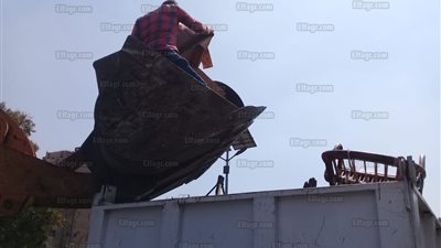 شرطة المرافق تواصل حملاتها لإزالة الإشغالات بالجيزة (صور)