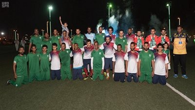 محافظ محايل يفتتح ملعب أبناء الشهداء