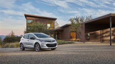 جنرال موتورز والمنصور للسيارات يكشفا النقاب عن شيفرولية بولت الكهربائية لأول مرة في مصر