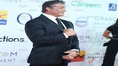 بعد منحه جائزة الإنجاز الإبداعي في الجونة.. 10 معلومات عن النجم 