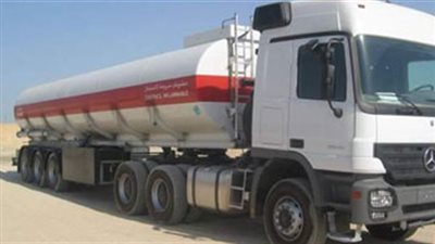 ضبط سيارة محملة بـ 40 ألف لتر بنزين 92 قبل بيعها بالسوق السوداء بالفيوم 
