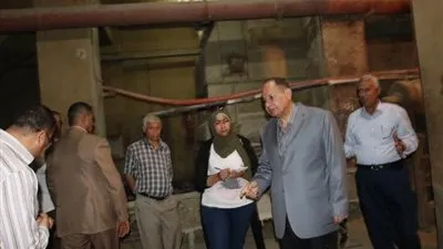 إحالة عامل بمصنع أعلاف 