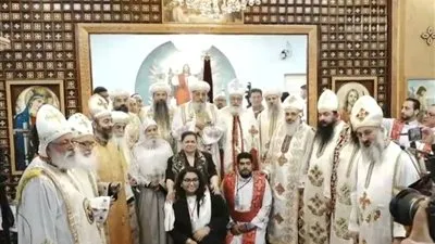 البابا تواضروس يسيم كاهن كنيسة العذراء والأنبا بيشوي بلندن قمصا