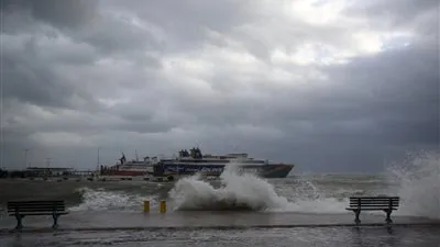 عاصفة استوائية تضرب تركيا