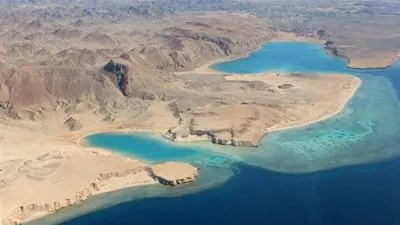 خطوة جديدة لتنويع مصادر الدخل.. السعودية تدشن منتجعاً سياحياً على سواحل البحر الأحمر