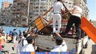 أمن الجيزة يواصل حملاته لإزالة الإشغالات بقطاع أكتوبر