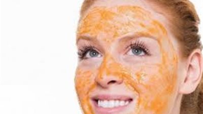 خلطة مذهلة لتنظيف البشرة بعمق.. جربيها (فيديو)