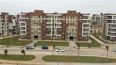 مسئولو الاسكان يصطحبوا ممثلة حقوق الإنسان في جولة بمشروع دار مصر 