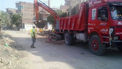 ممول بتكلفة 26 مليون و864 ألف جنيه محافظ سوهاج يوجه بمتابعة مشروع الصرف الصحي لنجعي القراقرة والقيصان (صور)