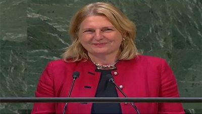 رقصت مع بوتين في زفافها.. 10 معلومات عن كارين كنايسل وزيرة خارجية النمسا