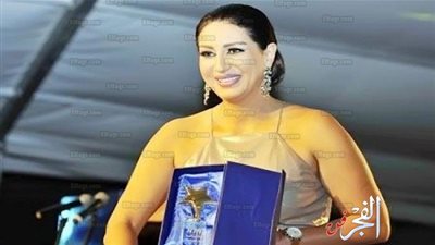 وفاء عامر تهدي تكريمها في مهرجان همسة لروح الصحفية هند موسى