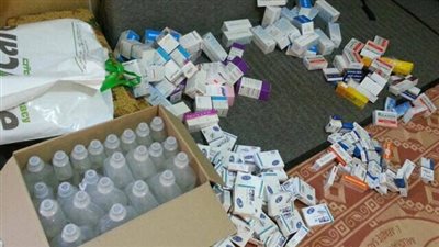 إحباط محاولتي تهريب كمية من الأدوية ومستحضرات التجميل