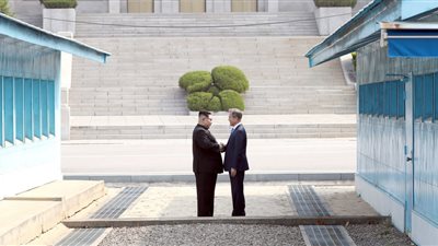 الكوريتان تبدآن إزالة الألغام في الحدود المشتركة