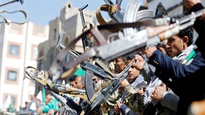 هستيريا الدولارات تصيب الحوثيين وتدفع الاقتصاد اليمني للهاوية