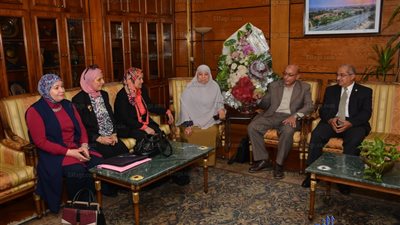 رئيس جامعة أسيوط يلتقي بوفد الهيئة القومية لضمان الجودة