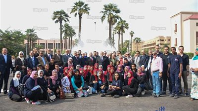 رئيس جامعة القاهرة يفتتح المرحلة الأولى من تجديدات المدينة الجامعية (صور)