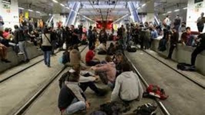 كتالونيا تحيى ذكرى استفتاء الاستقلال بمساعى قطع المرور والاحتجاجات الحاشدة