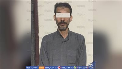 ضبط مسجل أثناء تنقيبه عن الآثار أسفل منزله في البساتين