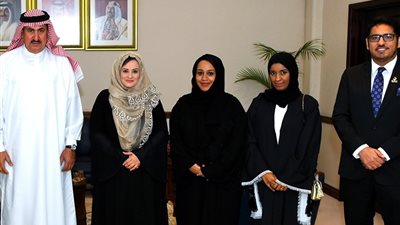 وزير التنمية الاجتماعية البحريني يبحث التعاون في التدريب المهني مع عمان