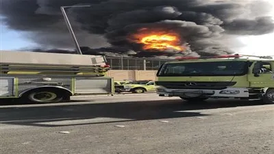 حريق ضخم داخل محطة كهربائية بالرياض (فيديو)