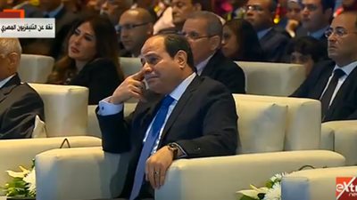 عاجل.. السيسي يحبس دموعه في الملتقى العربي الأول لمدارس الدمج (فيديو)
