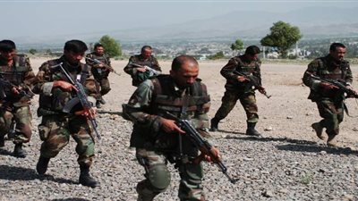 إصابة 18 جنديا أفغانيا في هجوم جوي لقوات أجنبية