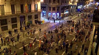 إصابة 43 شخصا فى اشتباكات بذكرى استفتاء كتالونيا