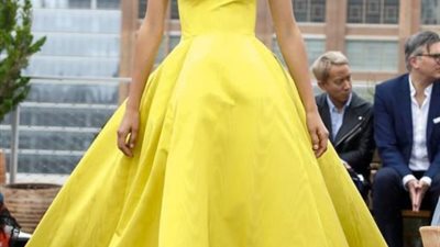 فساتين خطوبة بدرجات الأصفر لإطلالة مبهجة (صور)